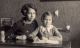 Johanna Jacoba Klok-Jansen en Henriette Louise van den Heuvel-Jansen Johanna Jacoba Klok-Jansen en Henriette Louise van den Heuvel-Jansen